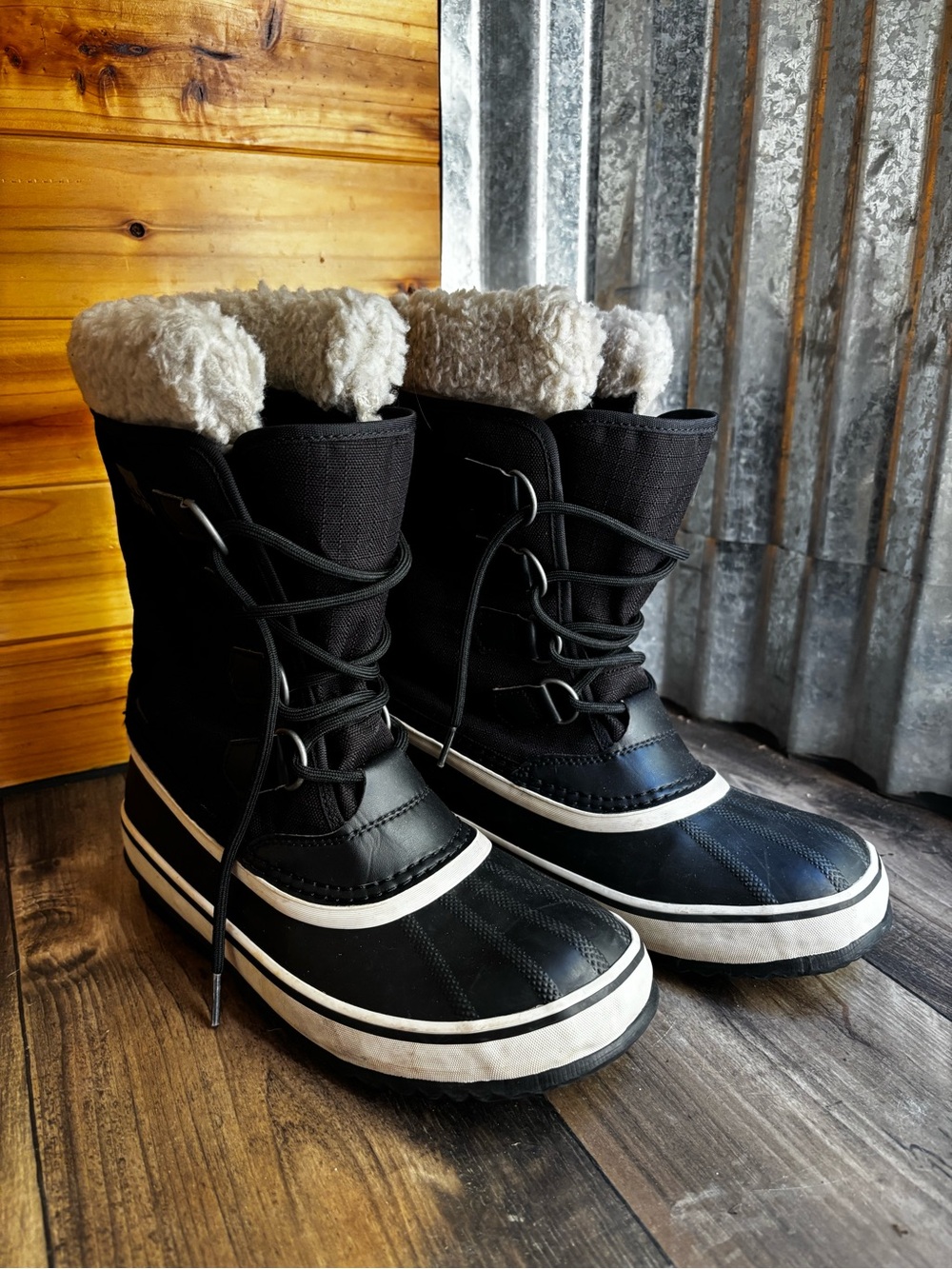 **Never Worn** Women’s Sorel Boots Size 8.5